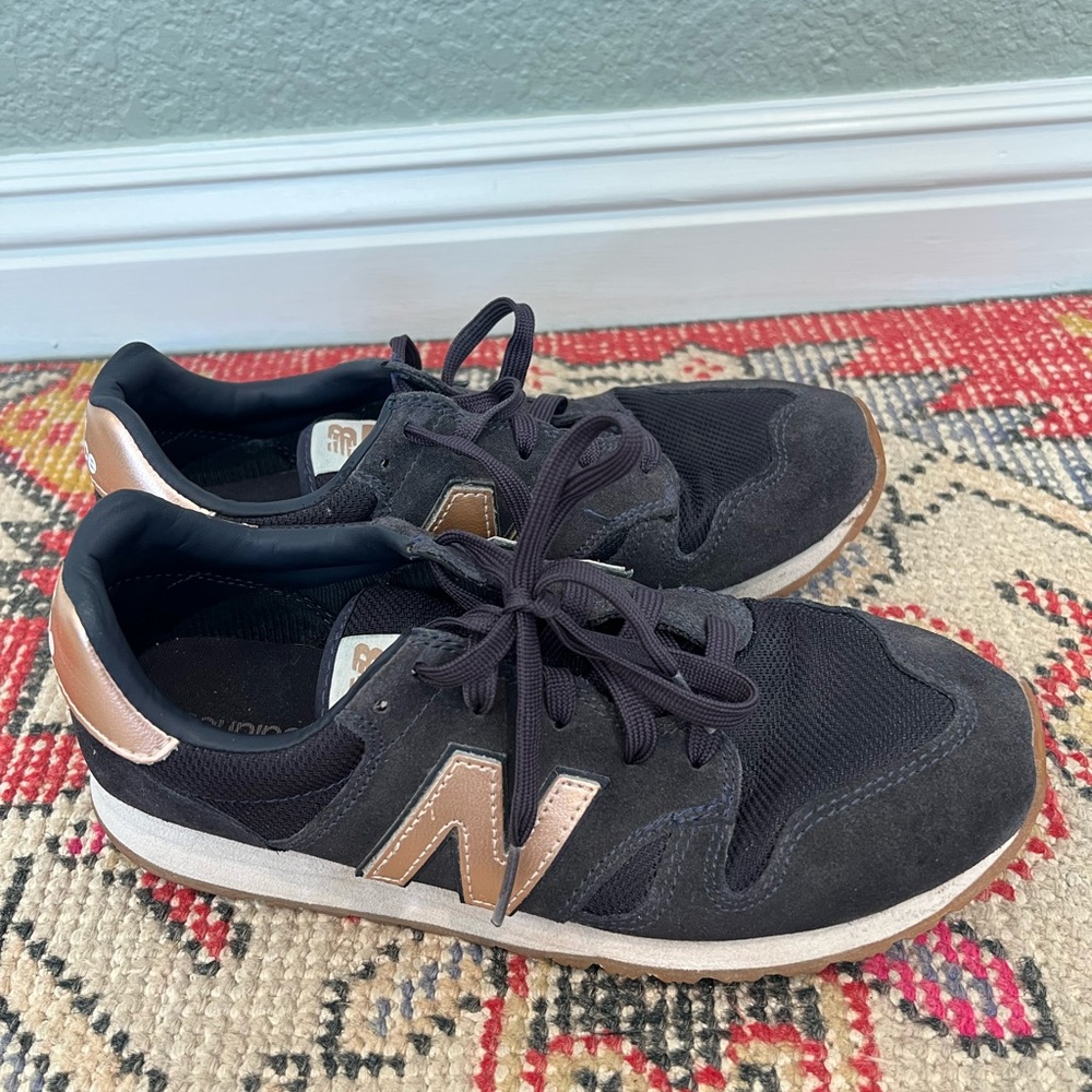 New Balance 520 Sneakers